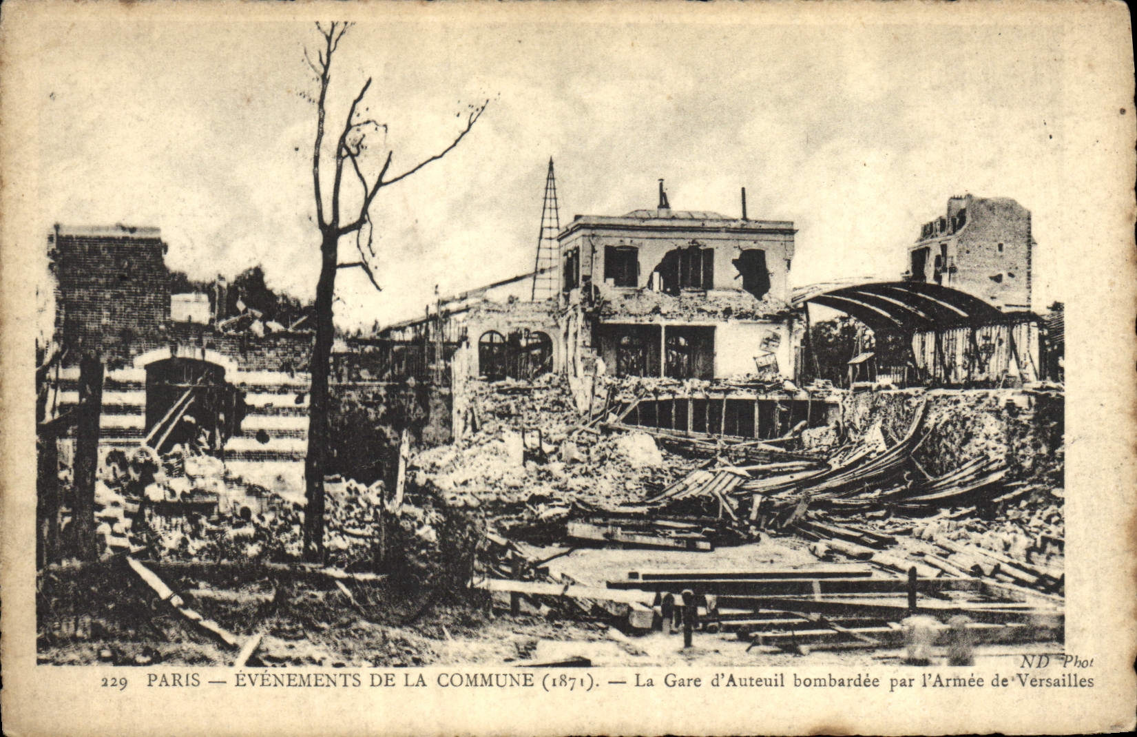 PARIS — ÉVÉNEMENTS DE LA COMMUNE (1871) — La Gare d'Auteuil bombardée par l'Armée de Versailles