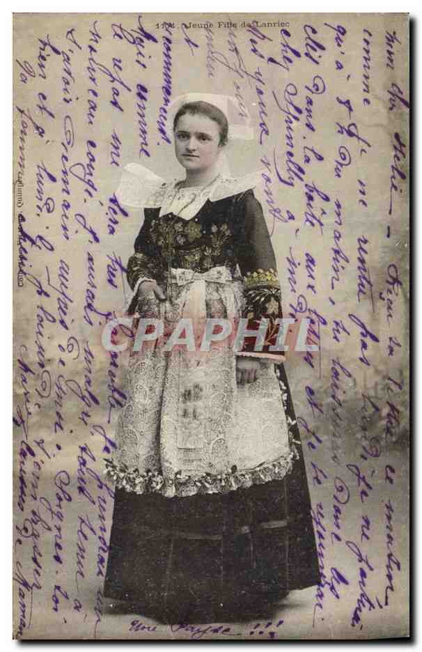 CPA Folklore Jeune fille de Lanriec 