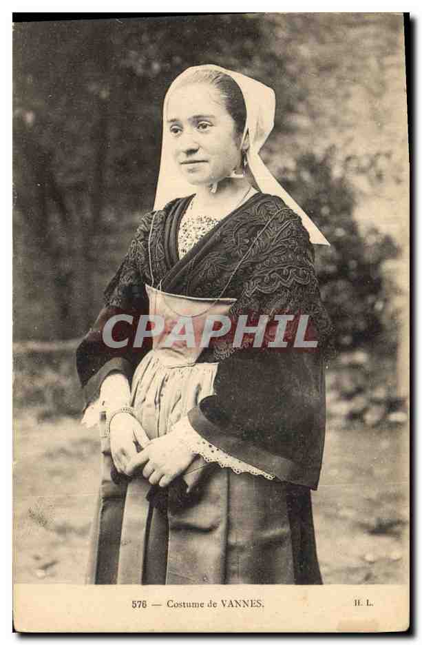 CPA Folklore Costume de Vannes 