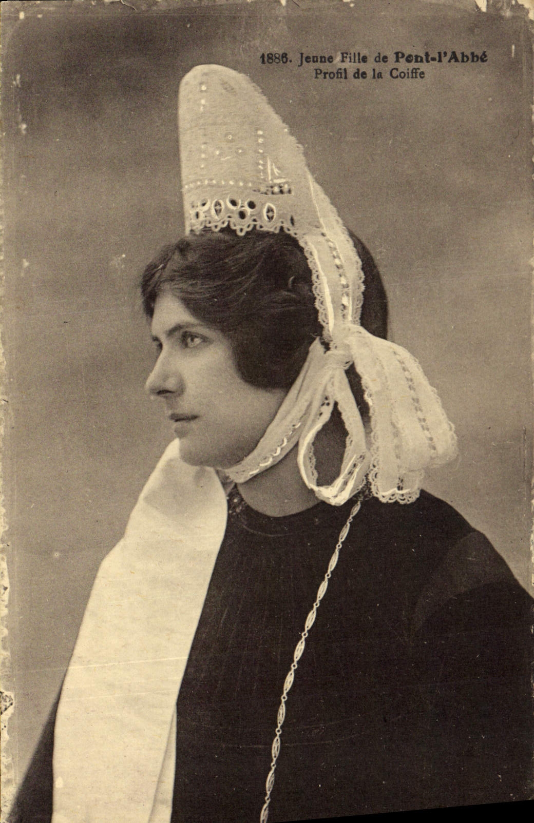 CPA Folklore Jeune fille de Pont L'Abbe Profil de la coiffe 