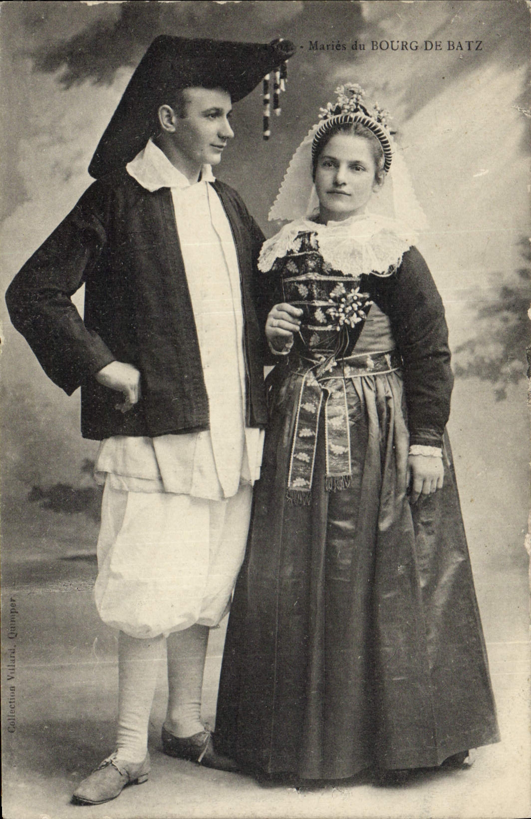 CPA Folklore Maries de Bourg de Batz Mariage