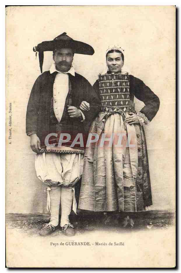 CPA Folklore Au Pays Guerande Maries de Saille Mariage 
