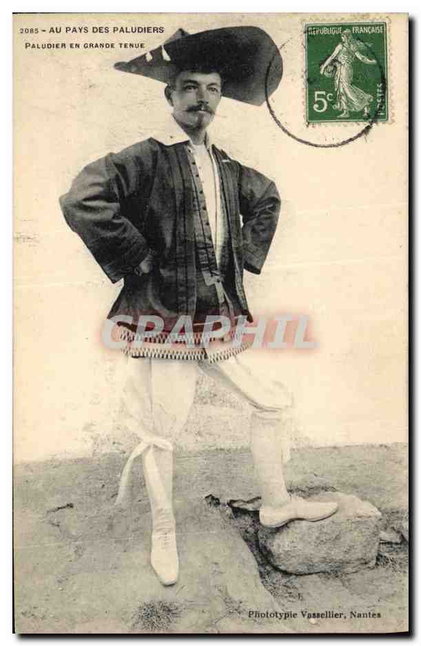 CPA Folklore Au Pays des Paludiers Paludier en grande tenue