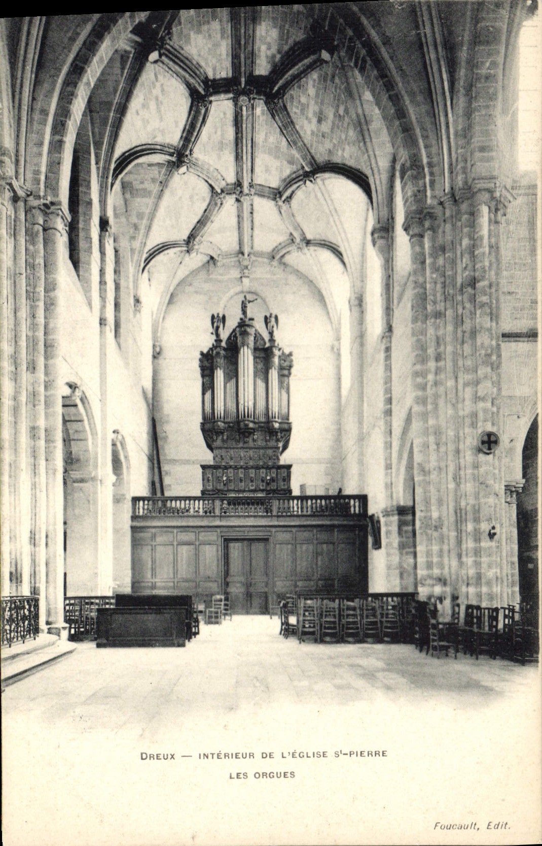CPA Orgue Dreux Interieur de l'eglise St Pierre Les orgues