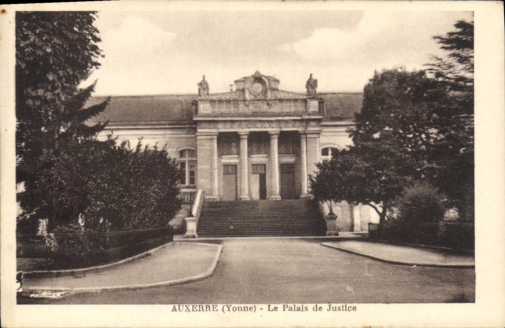 CPA Palais de justice Auxerre 