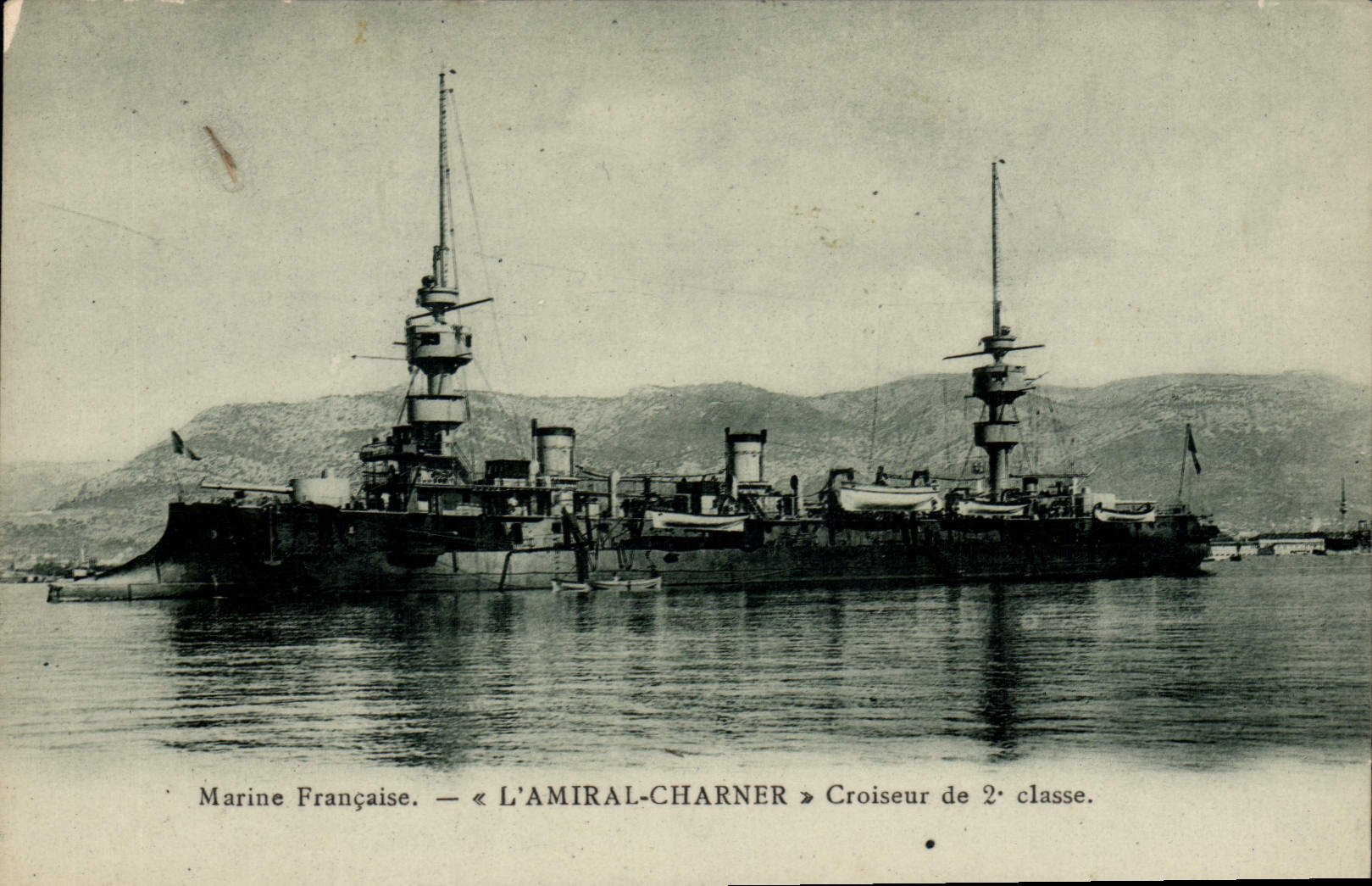 CPA Bateau de Guerre L'Amiral Charnier Croiseur de 2eme classe