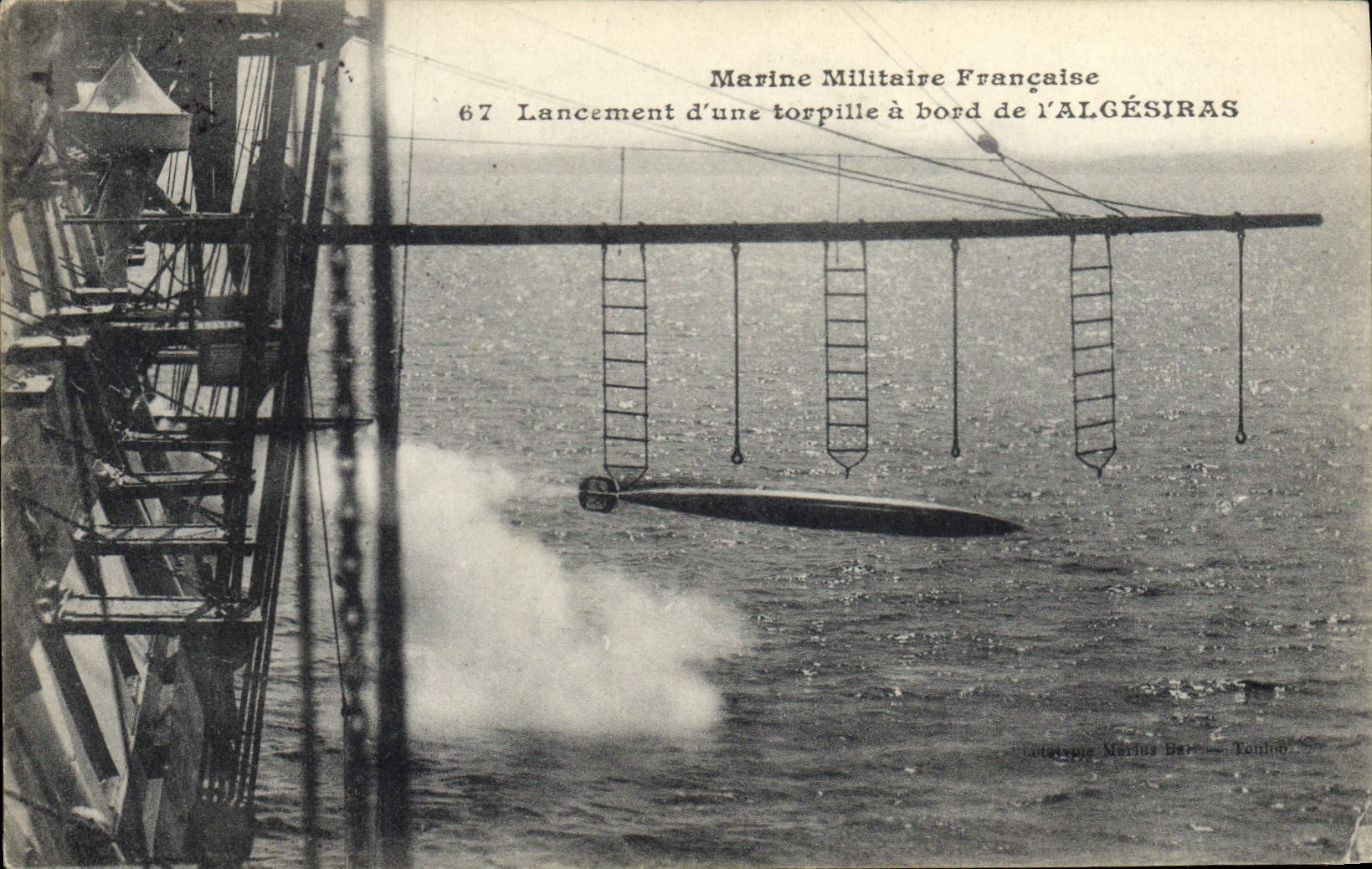 CPA Bateau de Guerre Lancement d'une torpille a bord de l'Algesiras