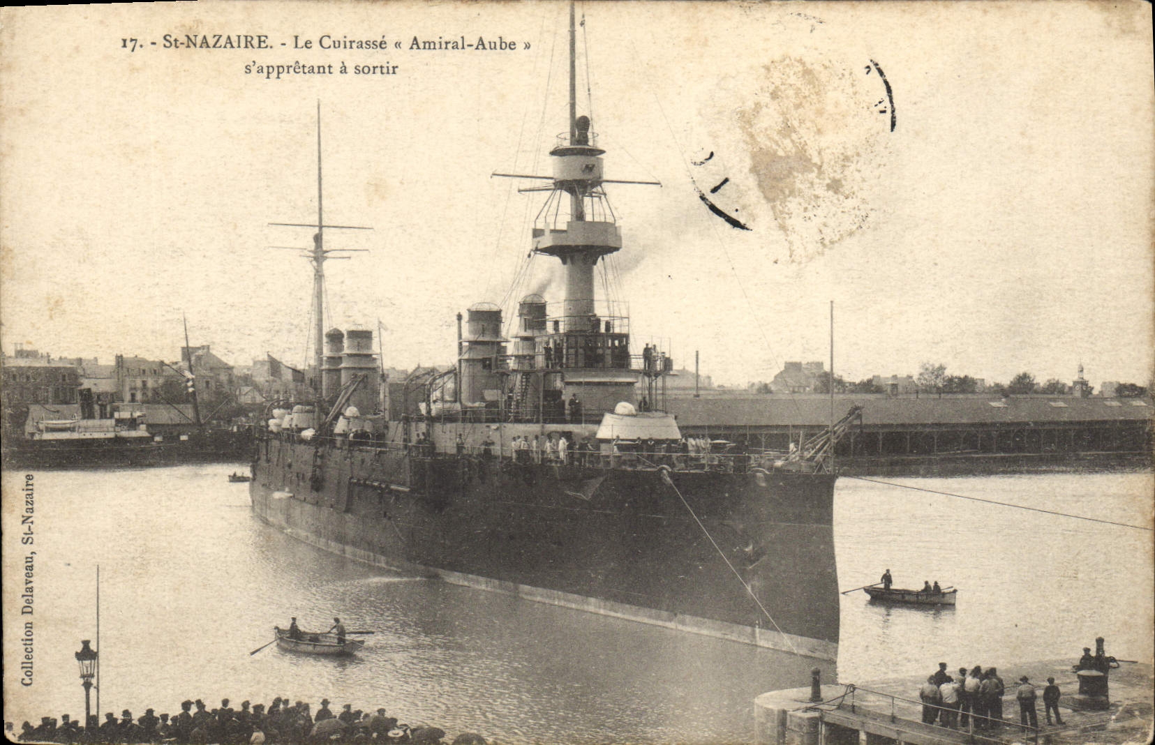 CPA Bateau de Guerre St Nazaire Le cuirasse Amiral Aube s'appretant a sortir