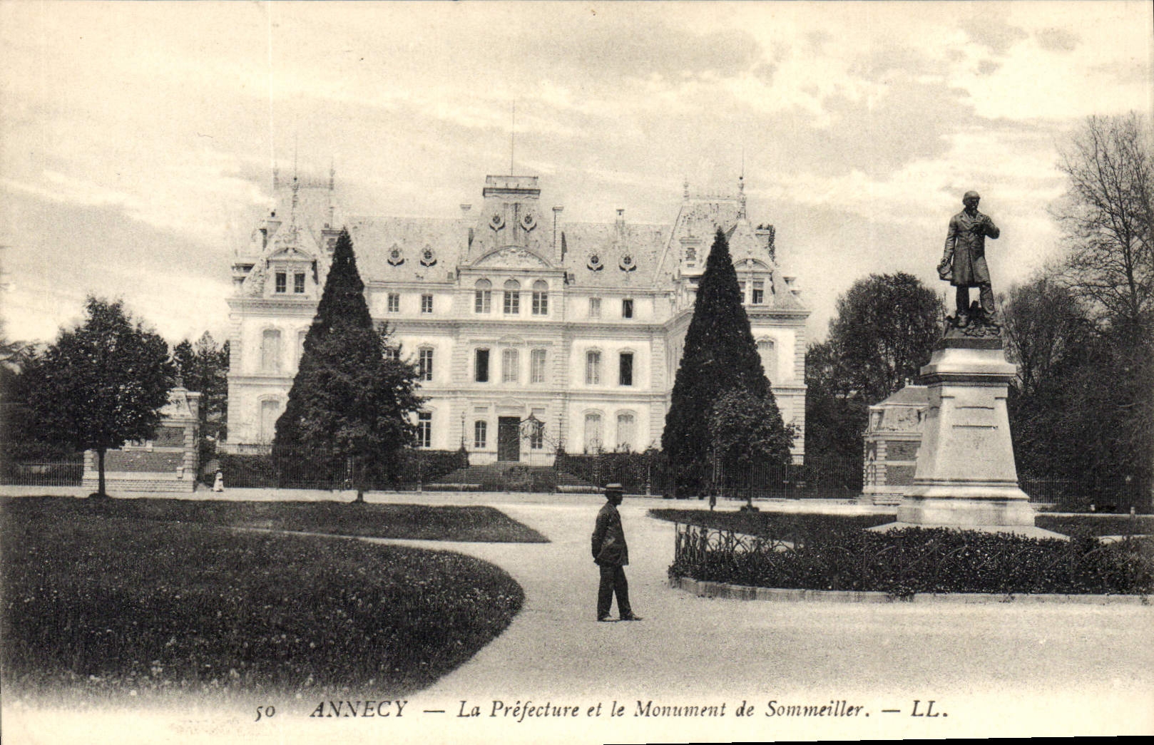 CPA Prefecture et le monument de Sommeiller Annecy
