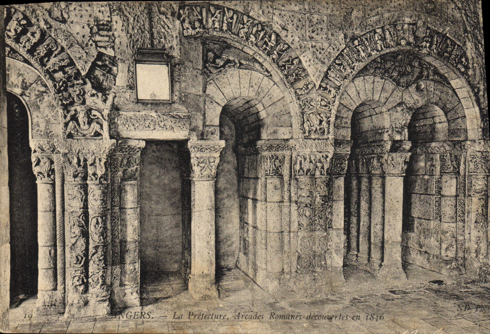CPA Prefecture Arcades Romanes Angers