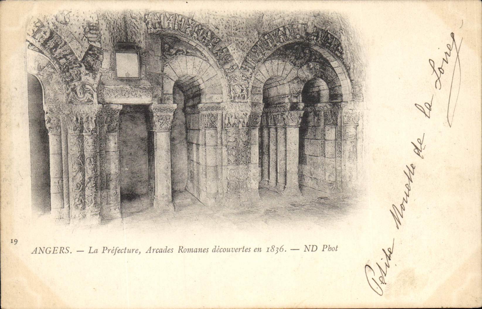 CPA Prefecture Arcades romanes decouvertes en 1836 Angers