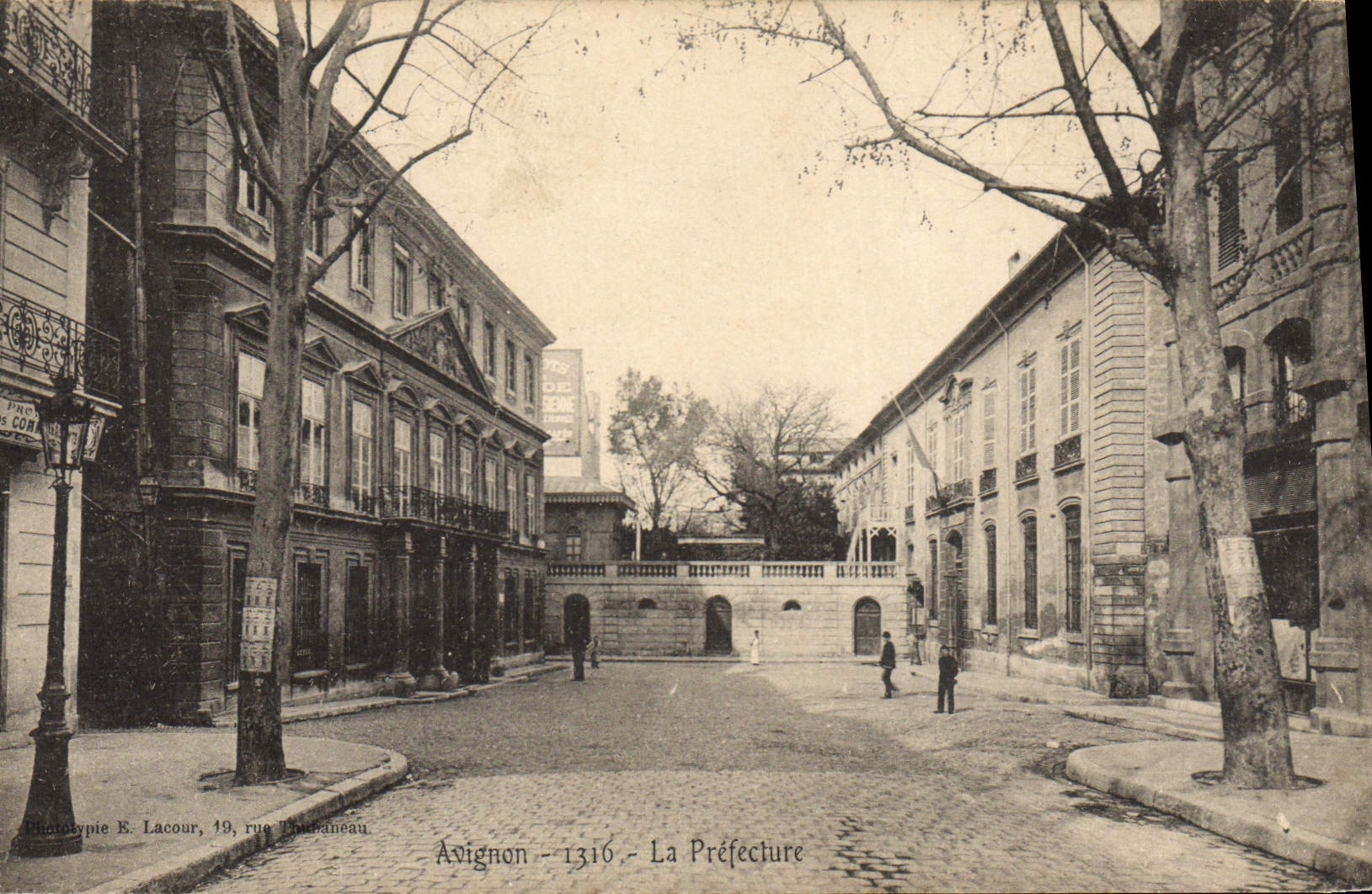 Avignon - La Préfecture — rue Thauranneau — Phototypie K. Lacour, 19, rue Thauranneau