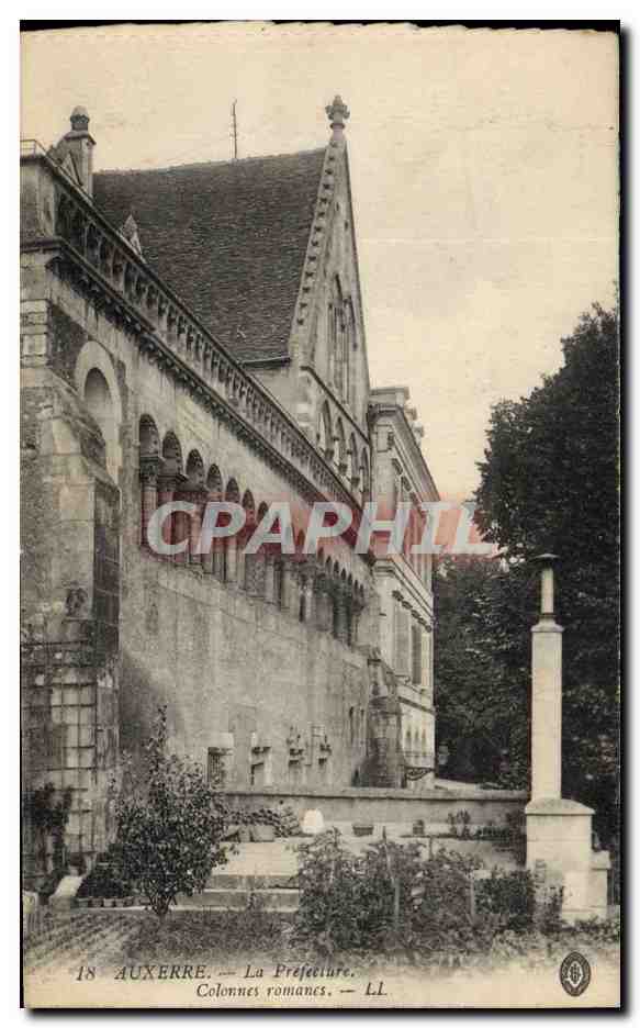 CPA Prefecture Auxerre Colonnes romanes