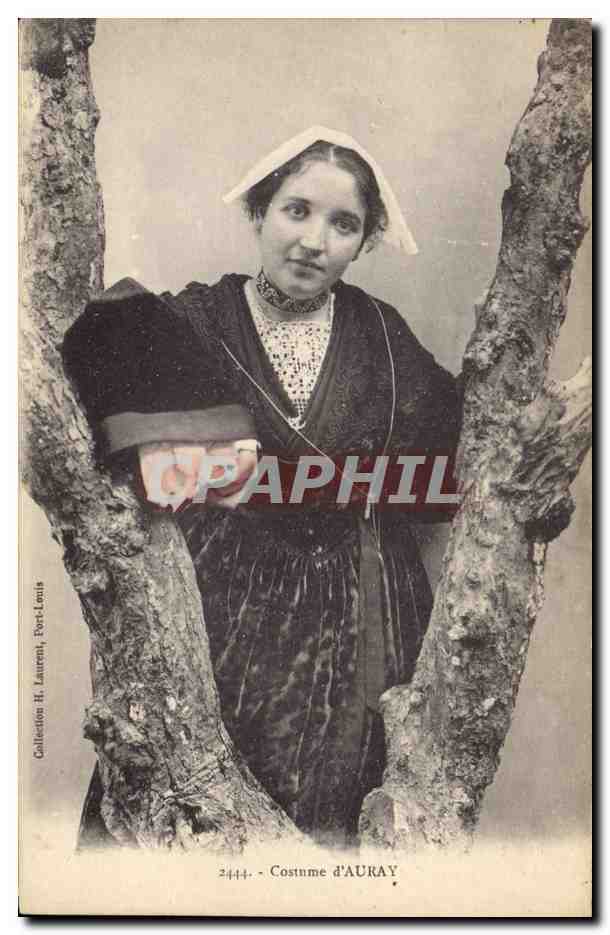CPA Folklore Costume d'Auray