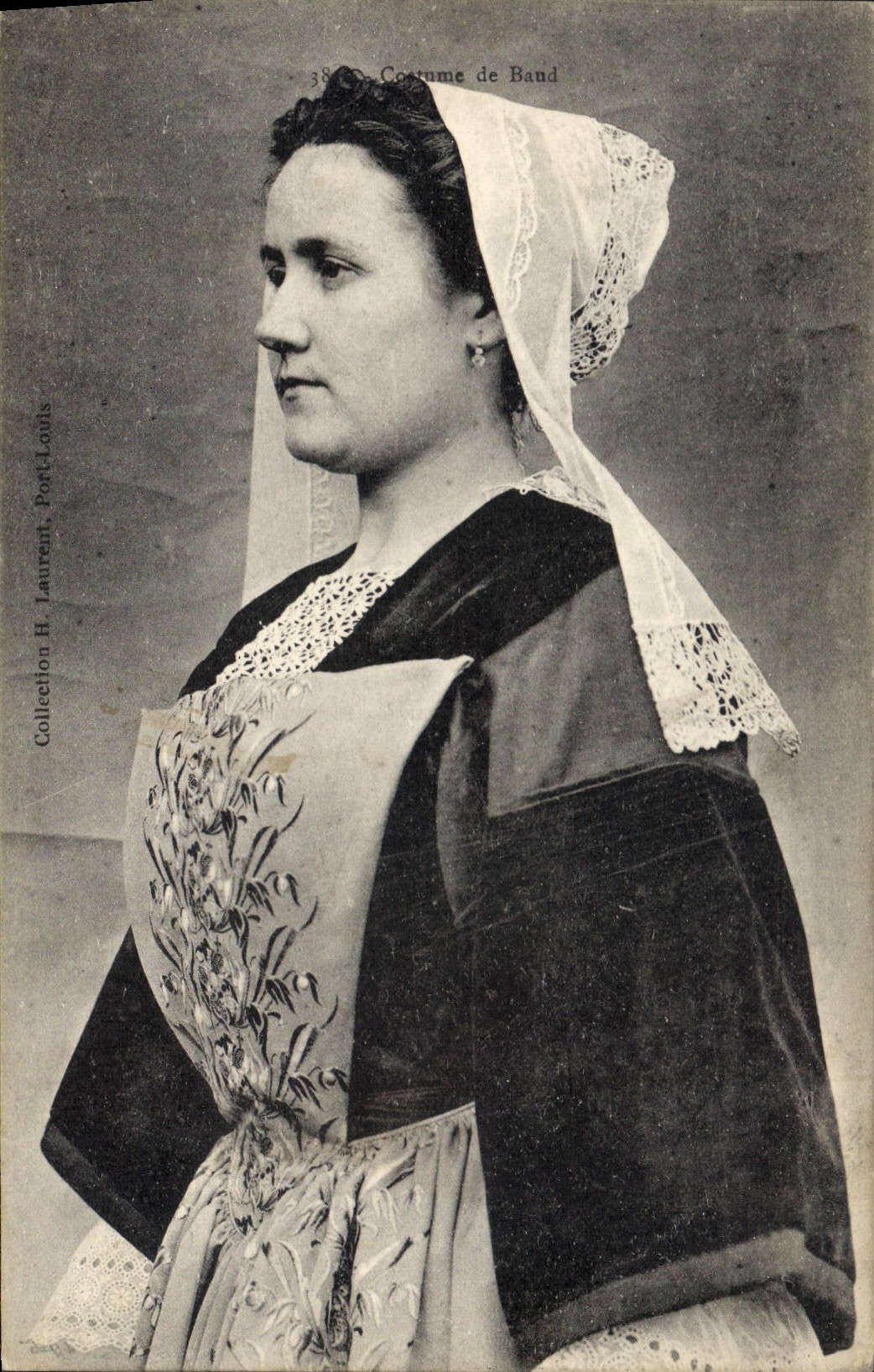 CPA Folklore Costume de Baud