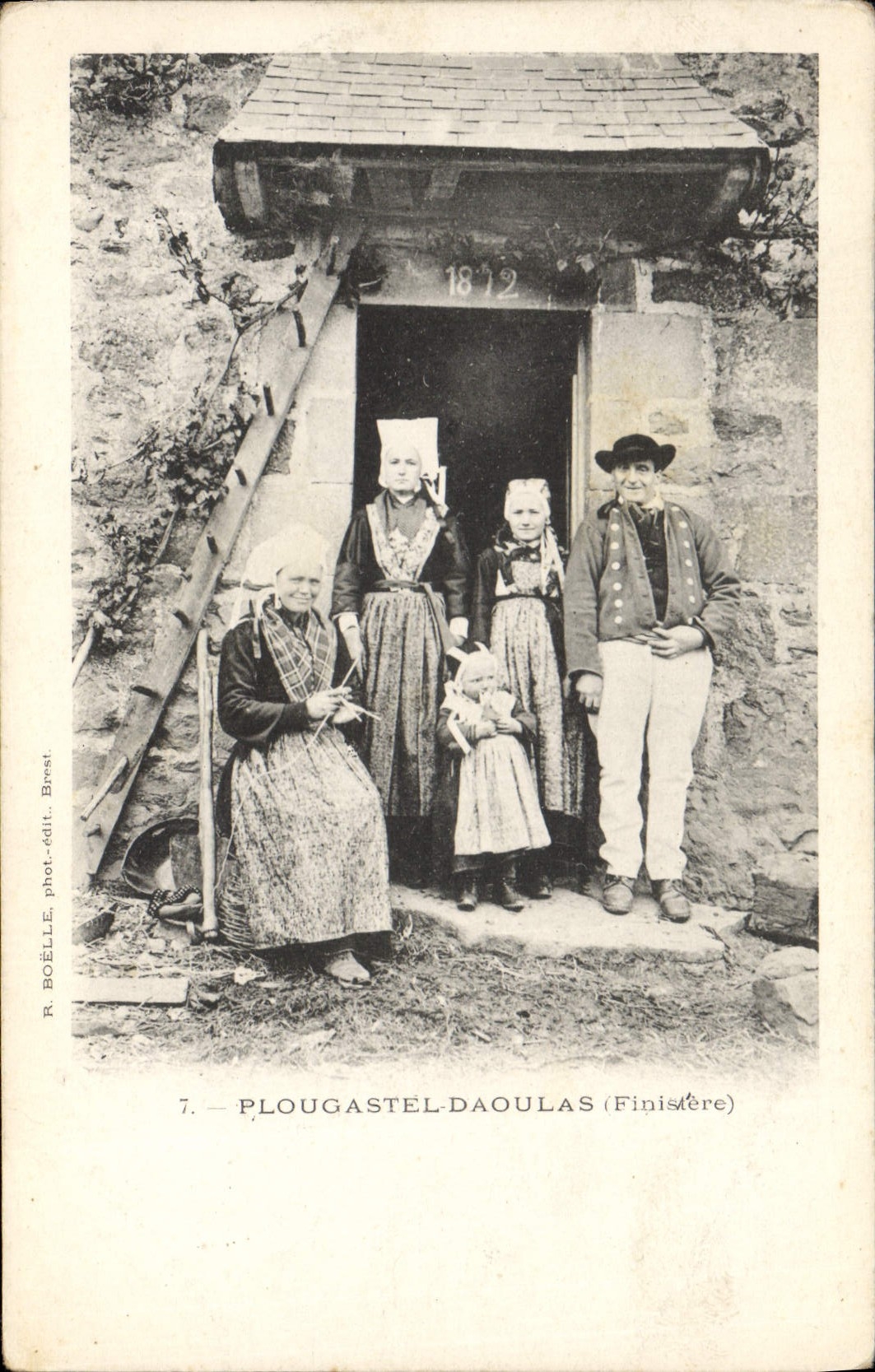 CPA Folklore Plougastel Daoulas 