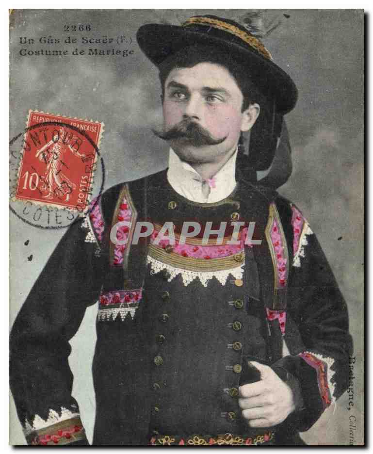CPA Folklore Un Gas de Scaer Costume de mariage