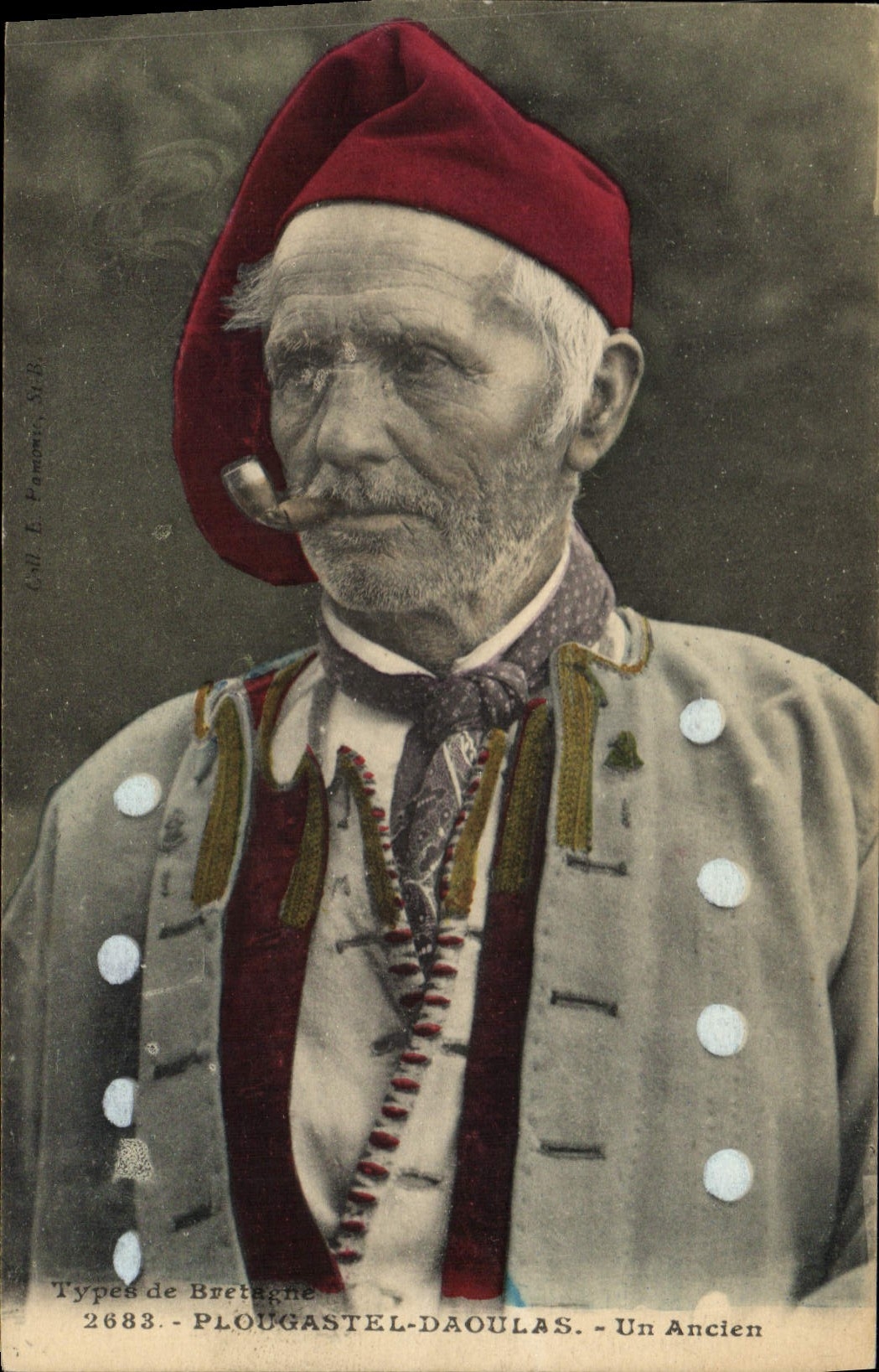 CPA Folklore Plougastel Daoulas Un ancien