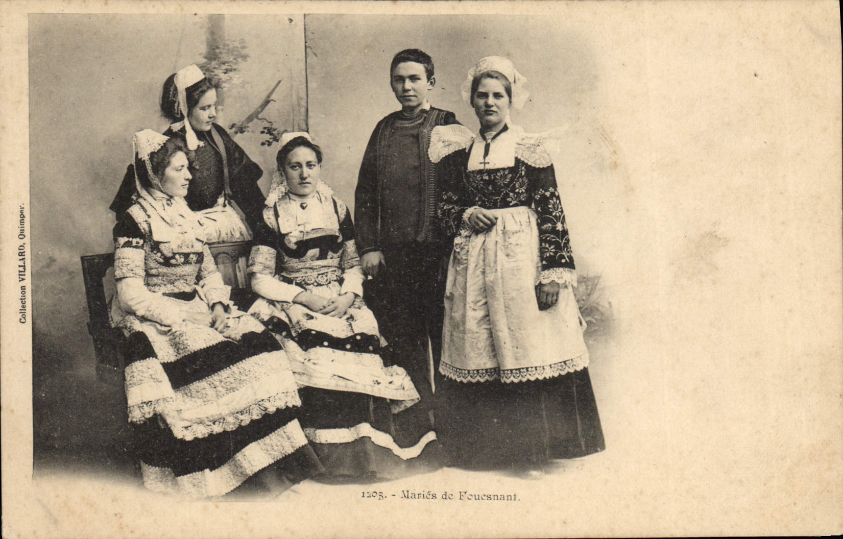 CPA Folklore Maries de Fouesnant Mariage