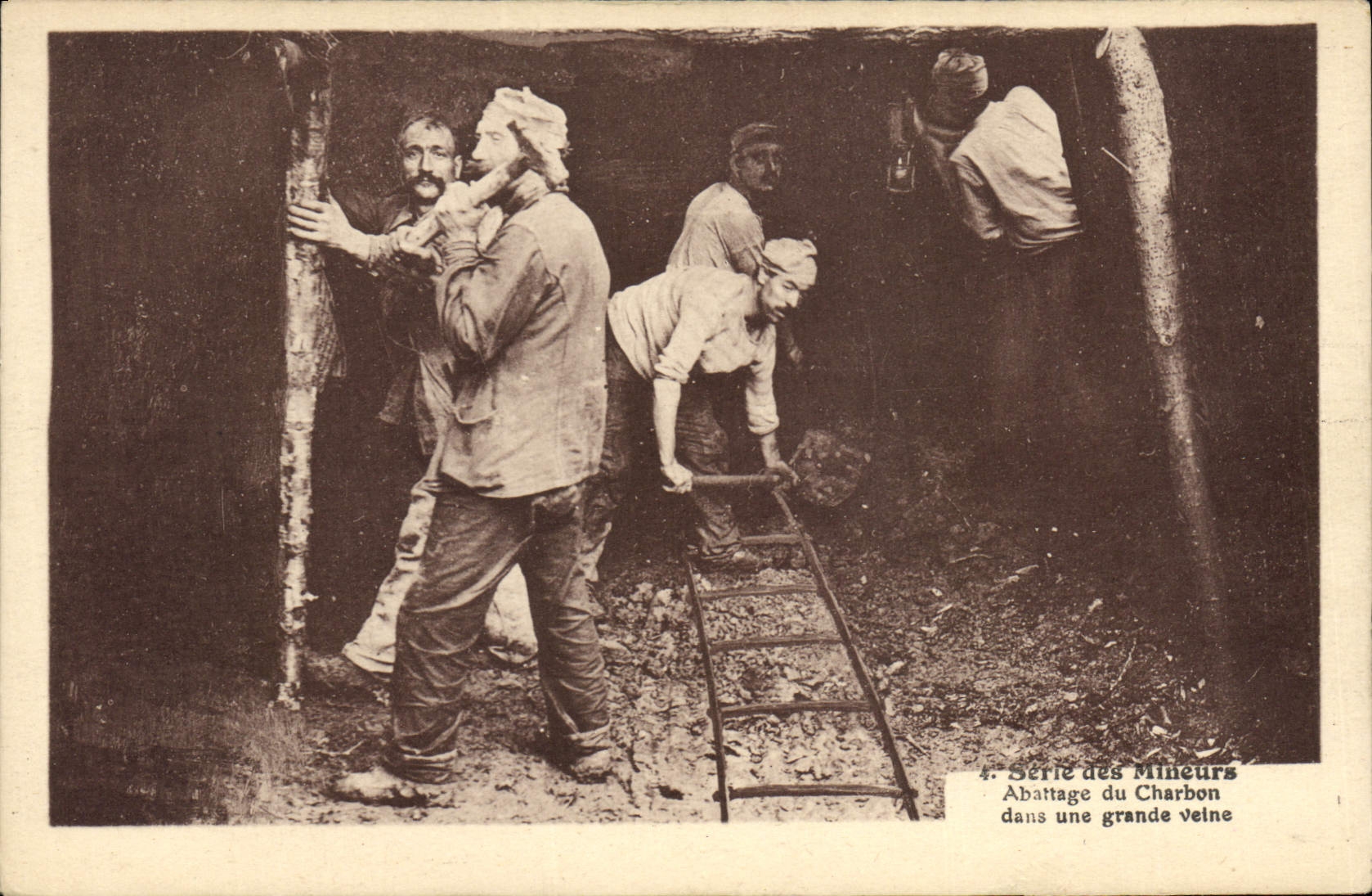 CPA Mine Mines Mineurs Abattage du chabron dans une grande veine