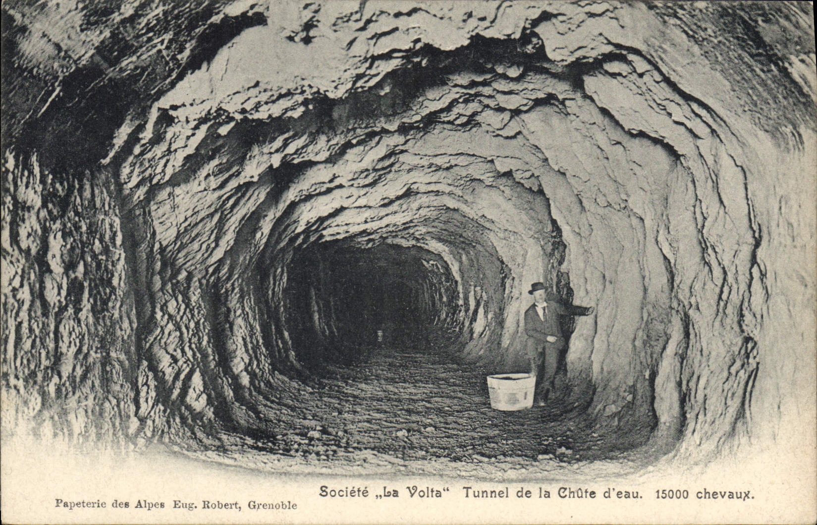 CPA Grotte Grottes Societe La Volta Tunnel de la chute d'eau