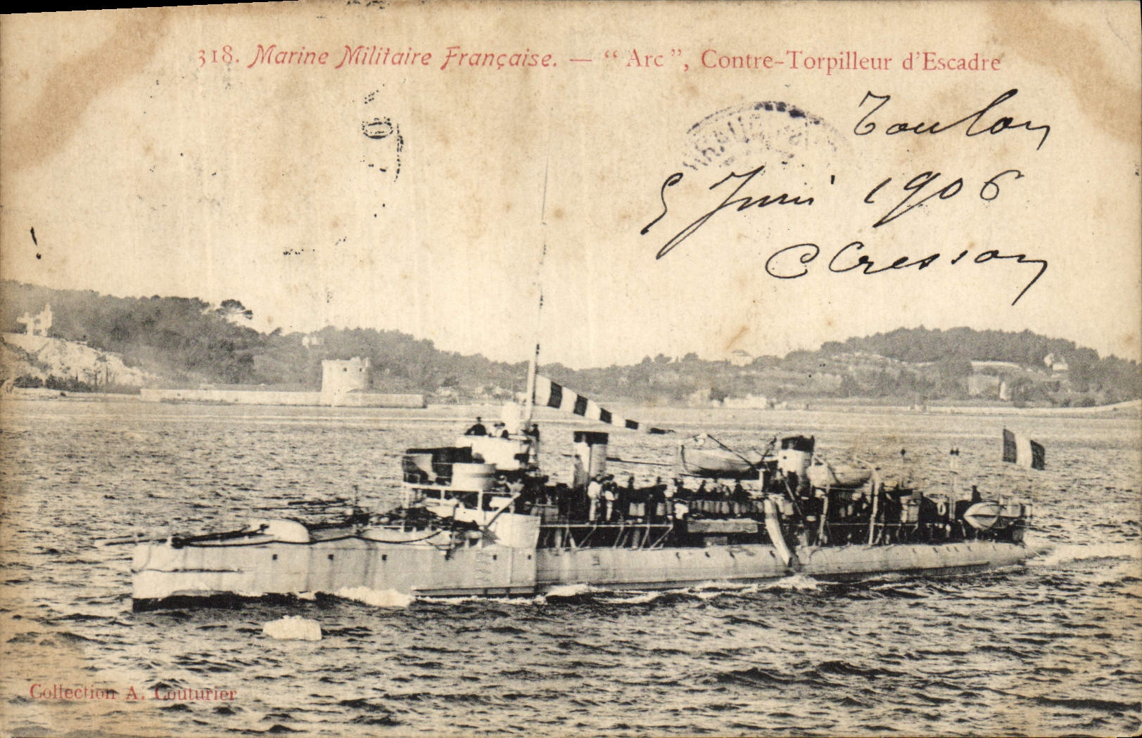 CPA Bateau de Guerre Arc Contre Torpilleur d'escadre
