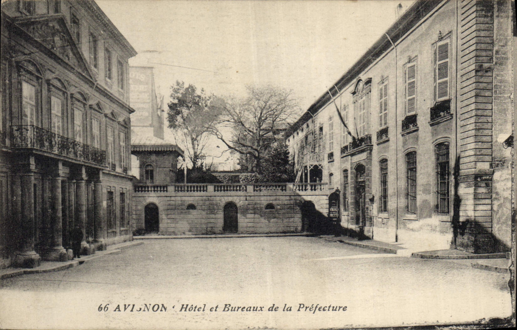 CPA Prefecture Avignon Hotel et Bureaux de la Prefecture
