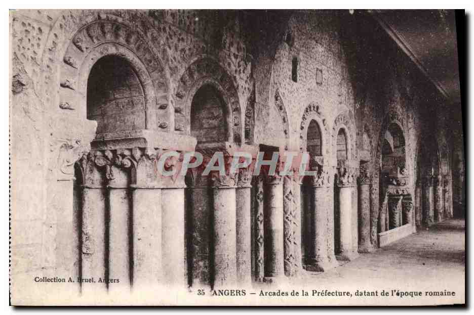 CPA Angers Arcades de la Prefecture datant de l'epoque romaine