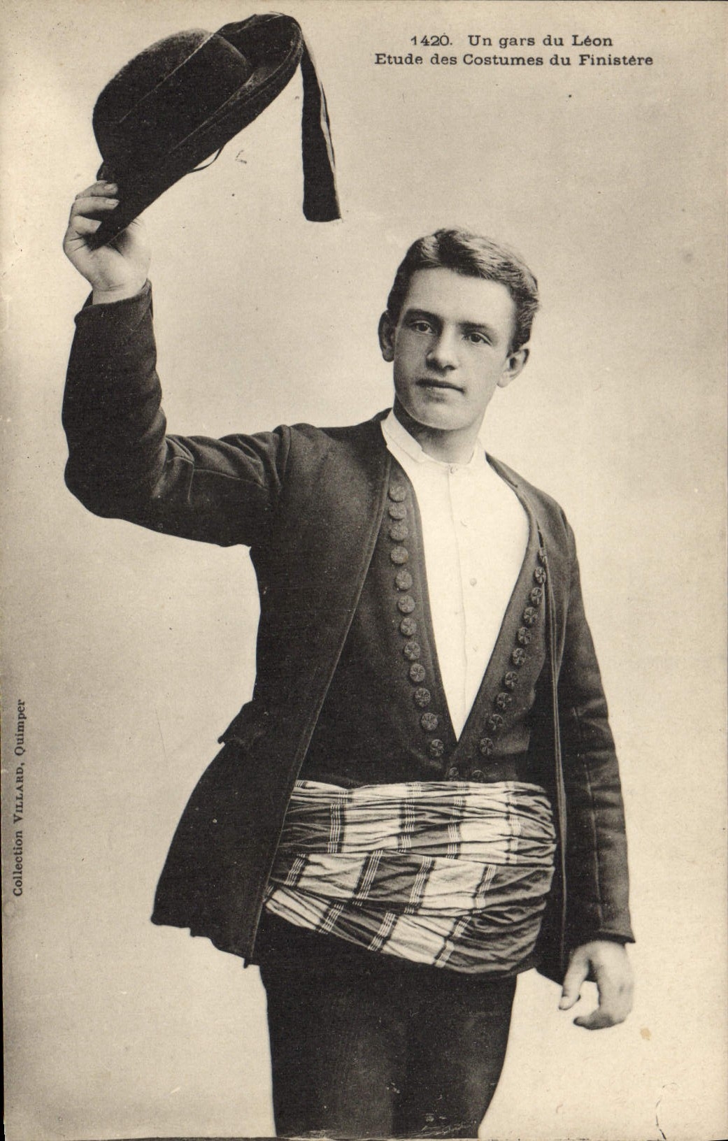 CPA Folklore Un gars de leon Finistere