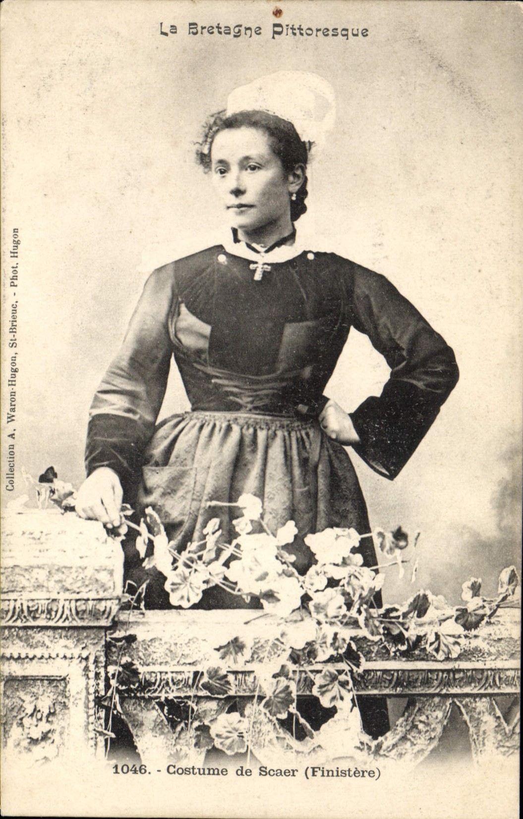 CPA Folklore Costume de Scaer