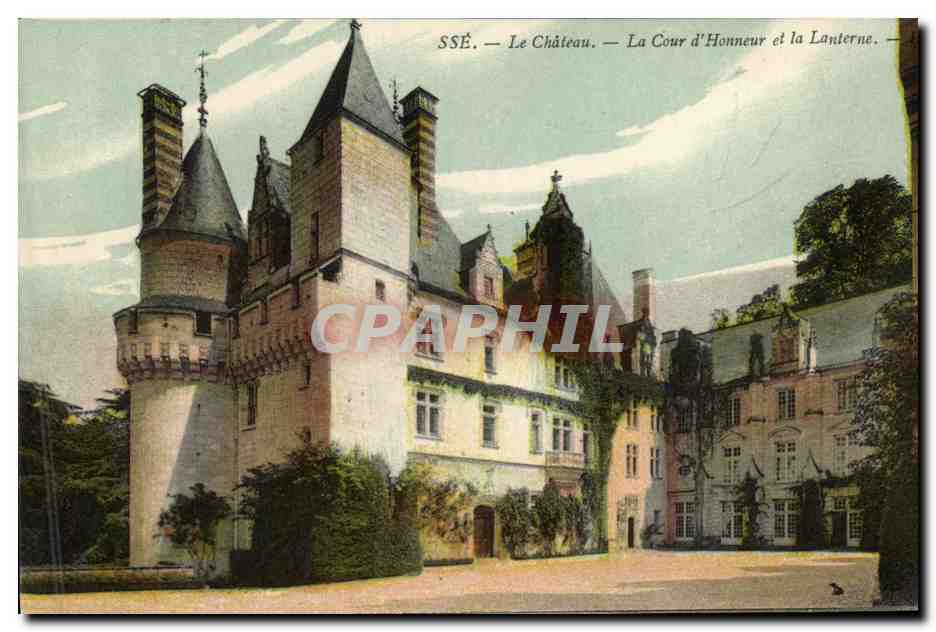 CPA Chateau Usse La cour d'honneur et la lanterne