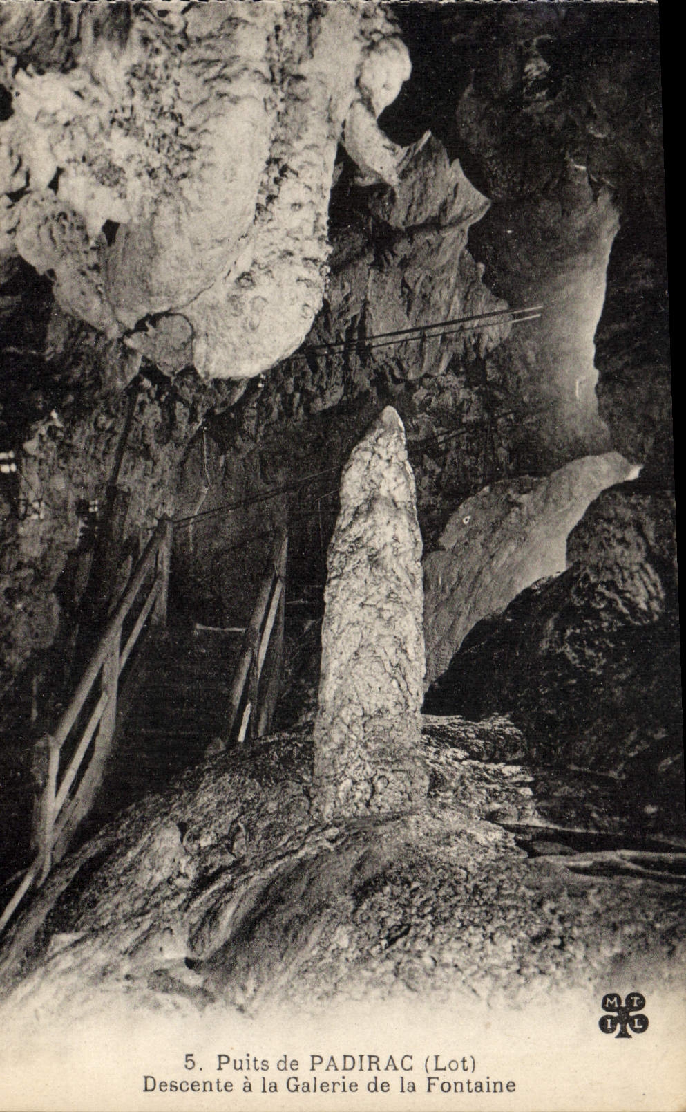 Puits de Padirac (Lot) — Descente à la Galerie de la Fontaine — MT L