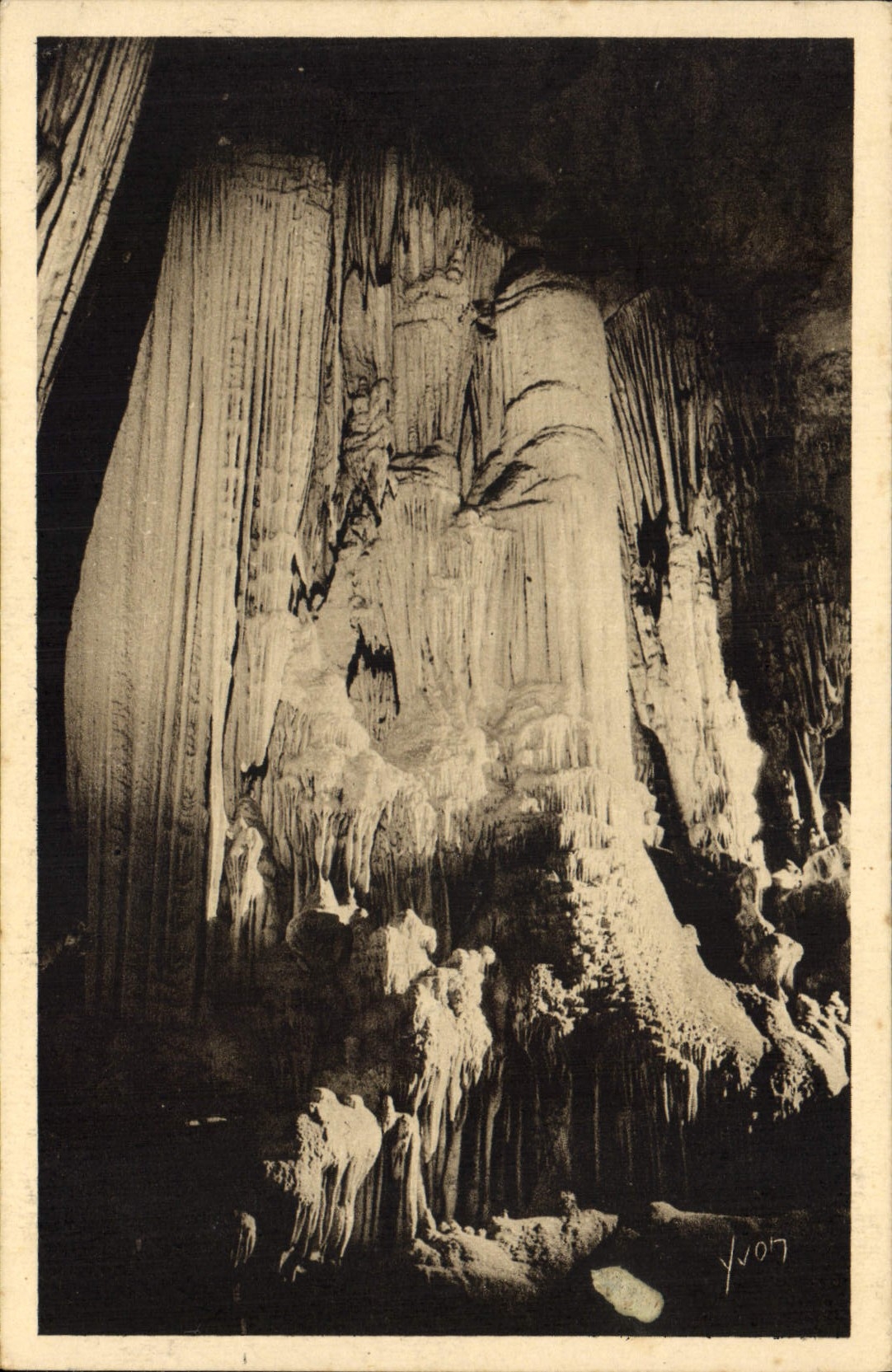 Grotte des Demoiselles — Les Grandes Orgues — Éditions d'Art Yvon, Paris