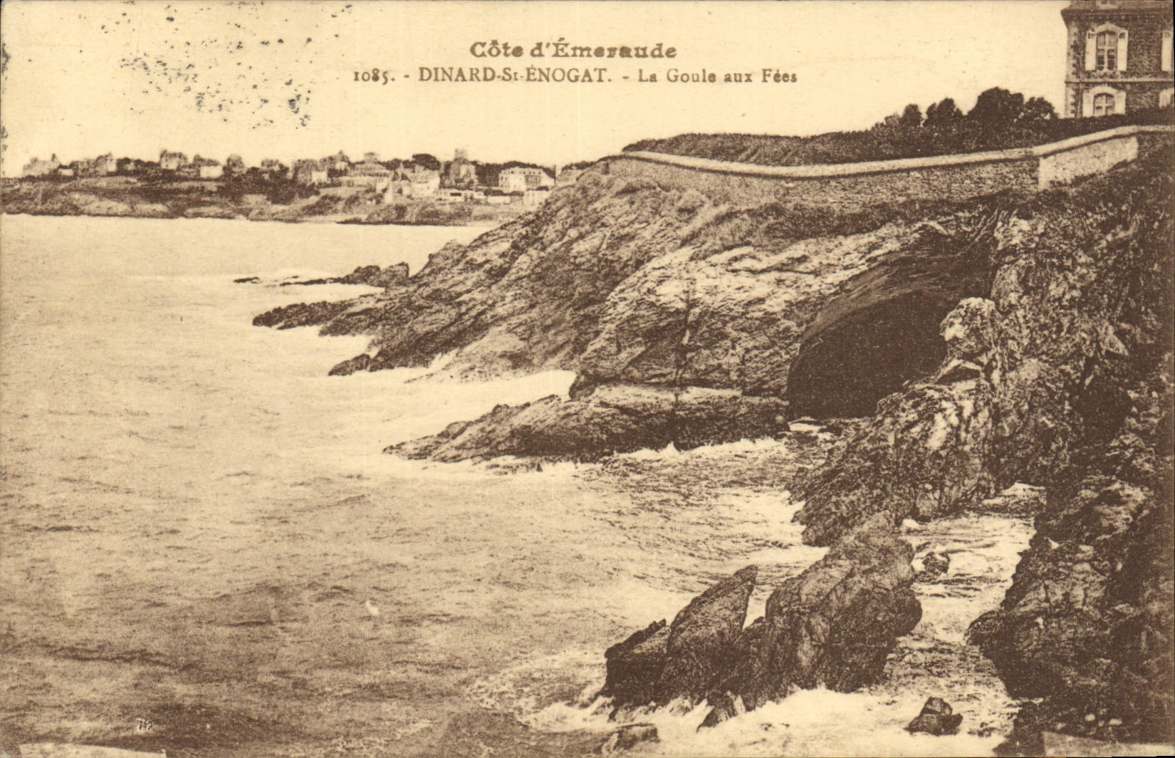 CPA Grotte Grottes Dinard St Enogat La goule aux fees