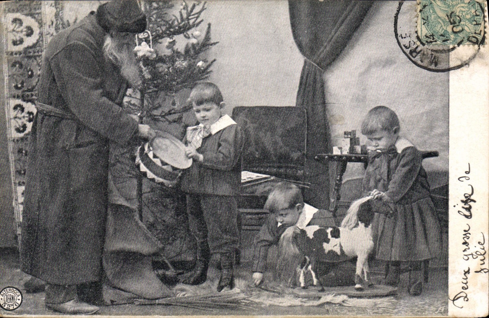 Père Noël et enfants près d'un sapin de Noël — éditeur Interroco, Paris — n° de série non visible