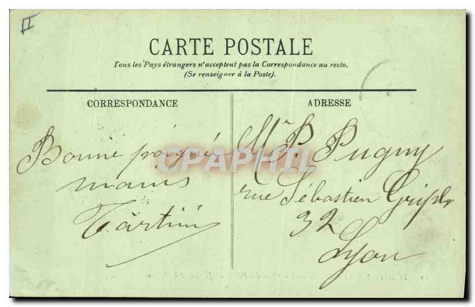 CPA Boulogne sur Mer La Place du Palais de Justice et le beffroi — Verso