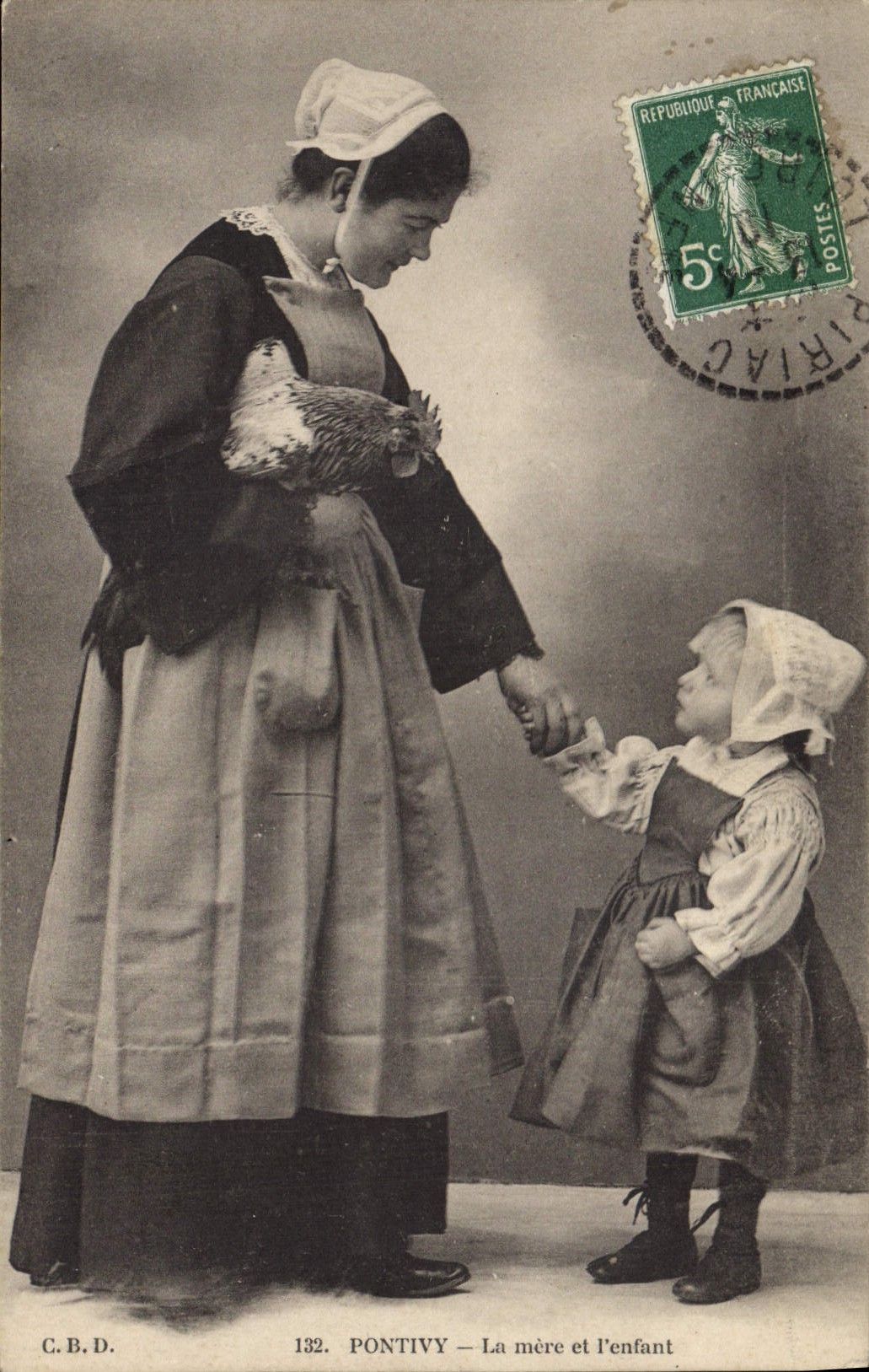 CPA Folklore Pontivy La mere et l'enfant