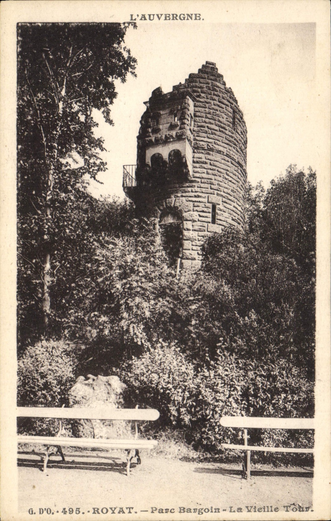 CPA Chateau Auvergne Royat Parc Bargoin la vieille tour
