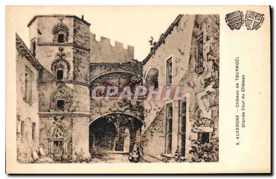 CPA Chateau de Tournoels Grande cour du chateau