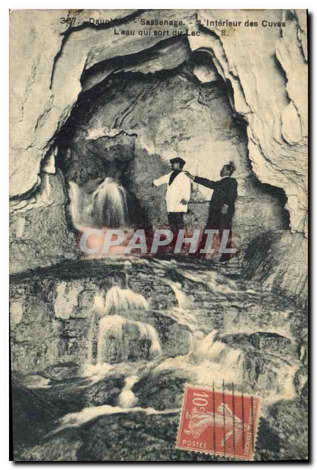 CPA Grottes Sassenage L'interieur des grottes L'eau qui sort du lac