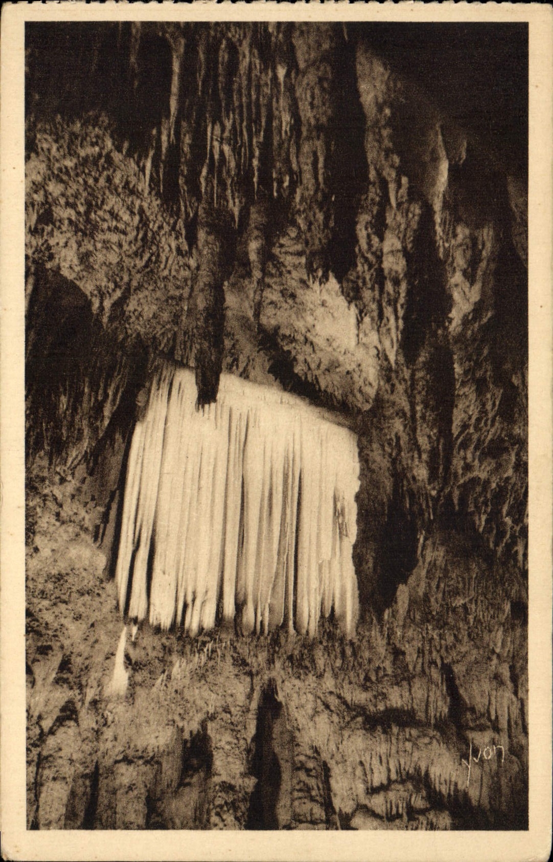 Grotte des Demoiselles — La Caverne Merveilleuse — Éditeur : Les Éditions d'Art Martel, Paris