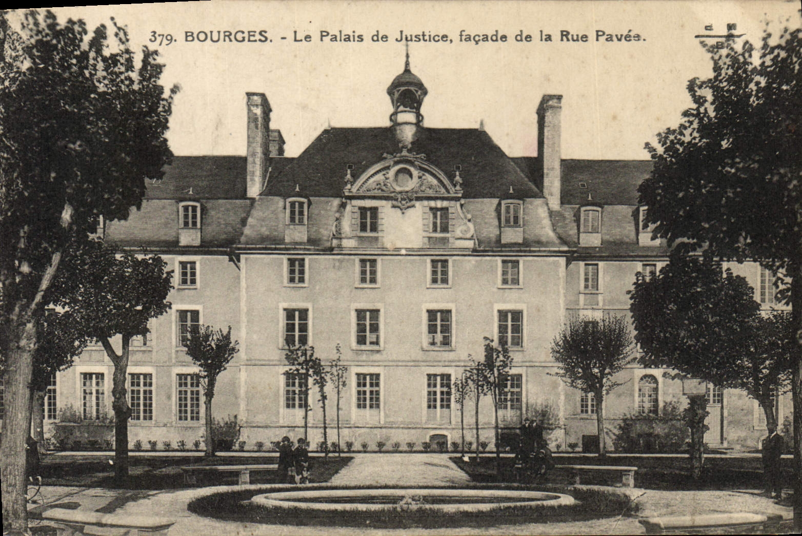 CPA Palais de Justice facade de la rue Pavee Bourges