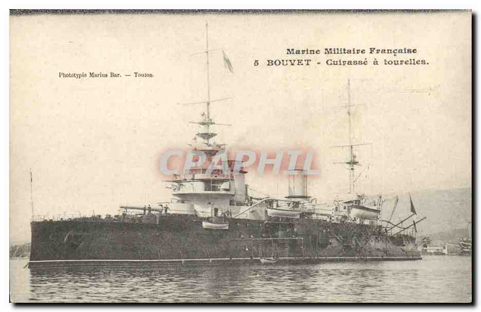 CPA Bateau de Guerre Bouvet Cuirasse a tourelles