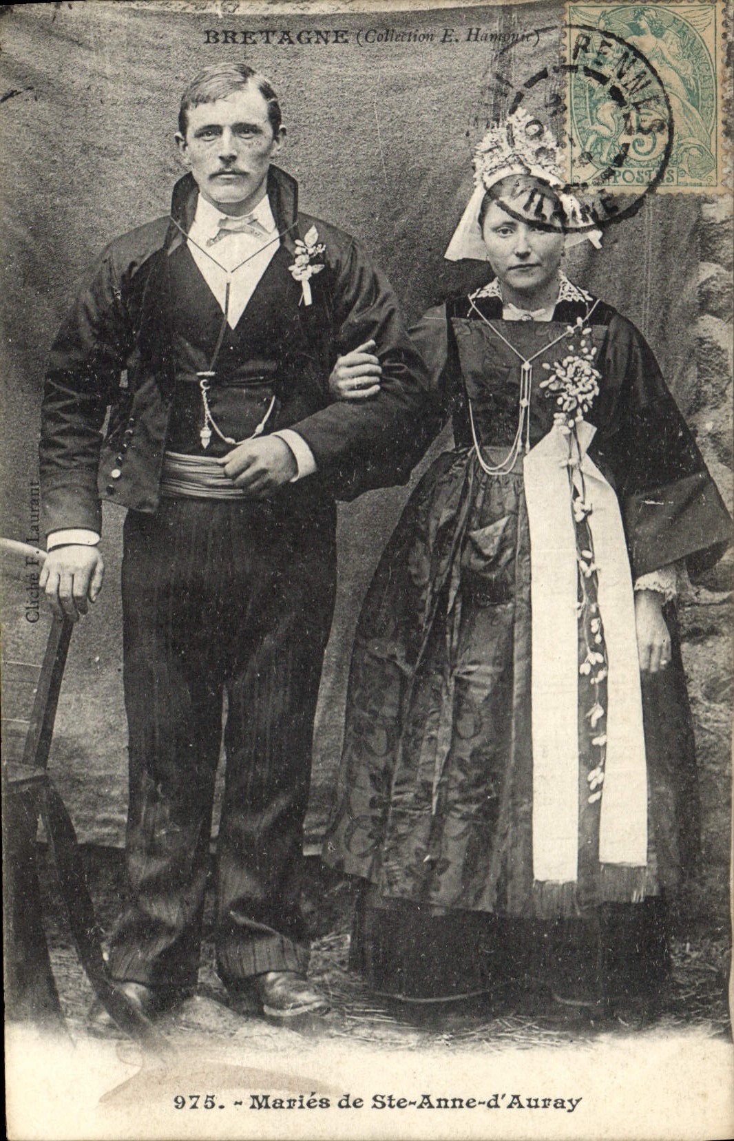 CPA Folklore Maries de Sainte Anne d'Auray Mariage