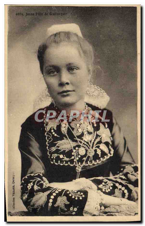 CPA Folklore Jeune fille de Quimper