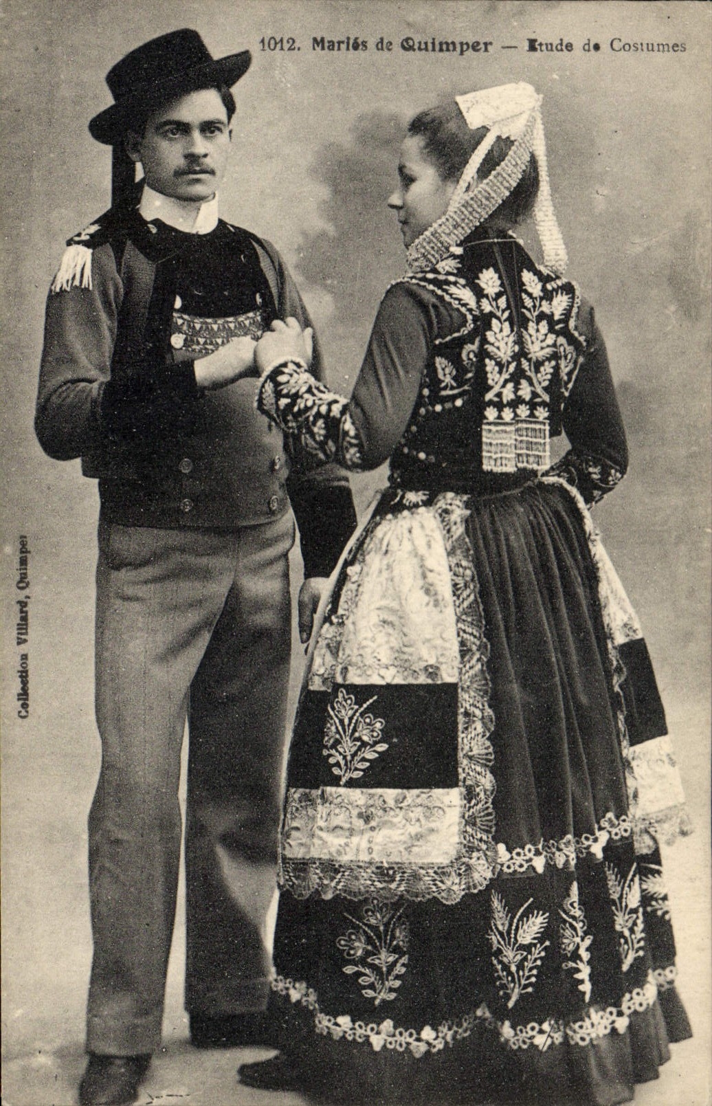 CPA Folklore Maries de Quimper Mariage