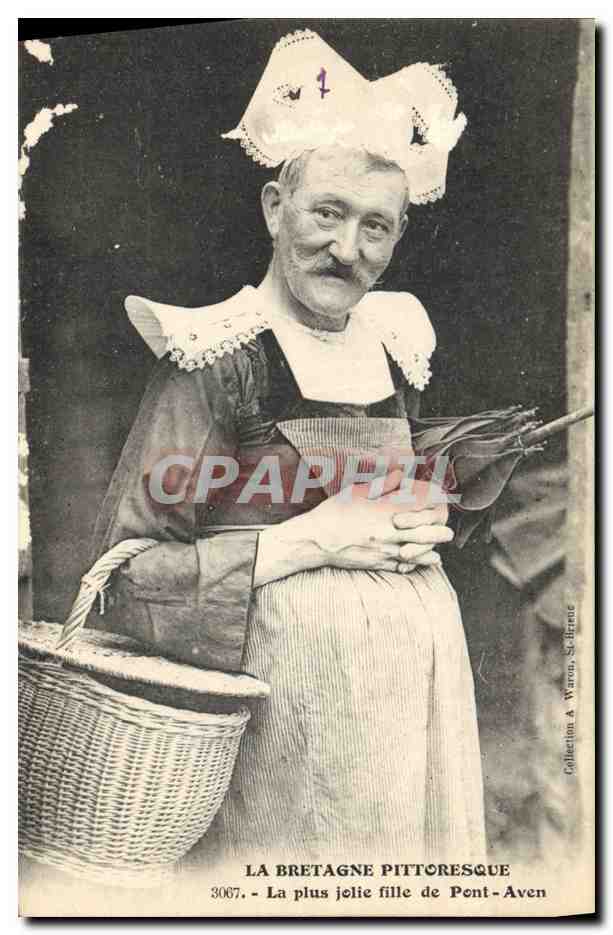 CPA Folklore La plus jeune fille de Pont Aven