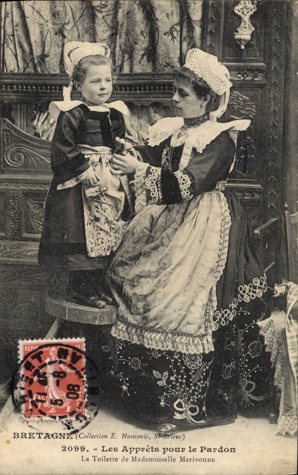 CPA Folklore Les apprets pour le pardon La toilette de Mademoiselle Marivonne