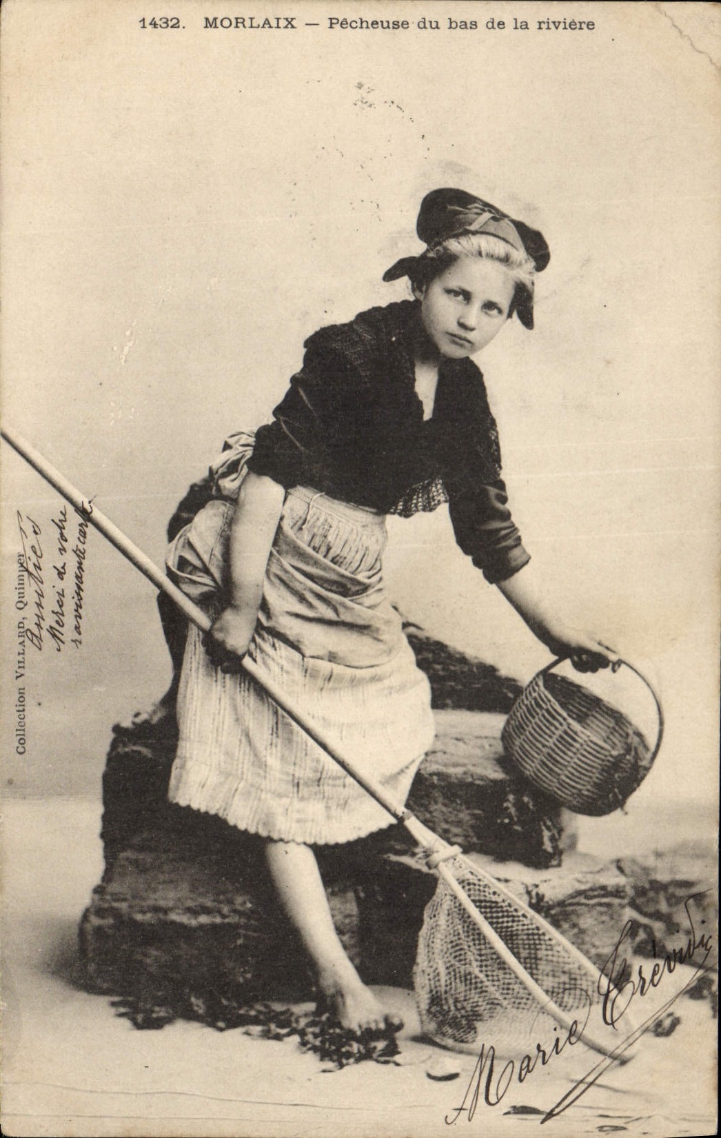 CPA Folklore Morlaix Pecheuse du bas de la riviere