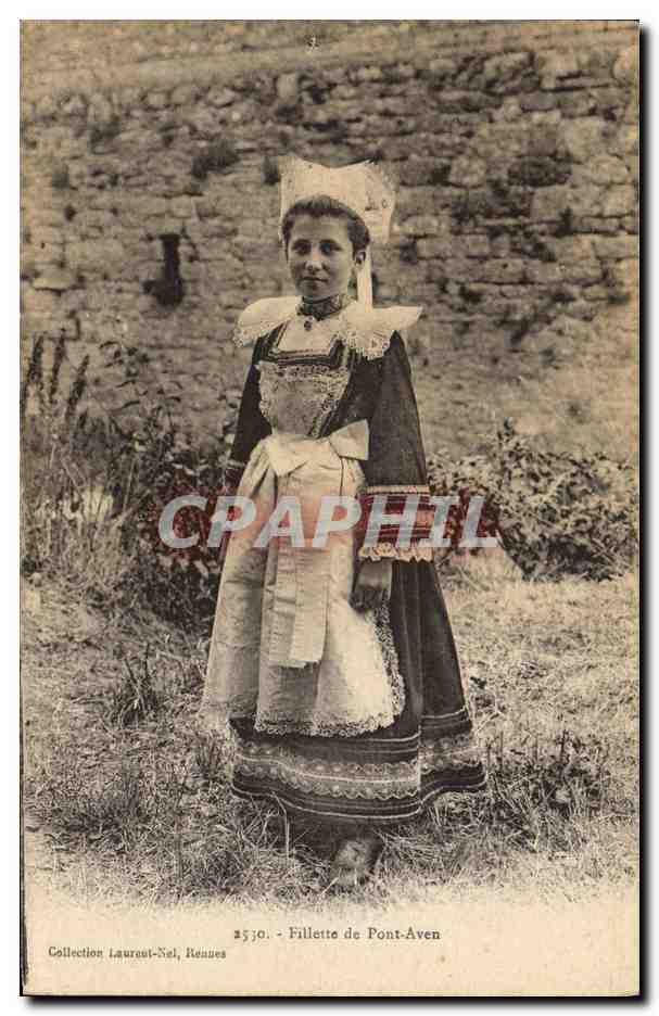 CPA Folklore Fillette de Pont Aven